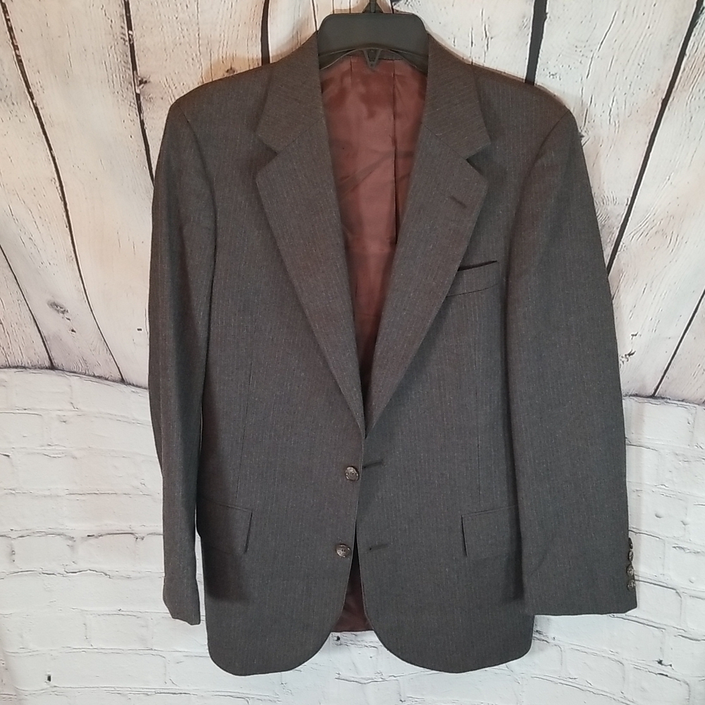 English Manor men's two button wool sport coat.